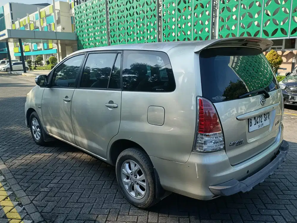 Toyota Kijang Innova 2009 Bensin