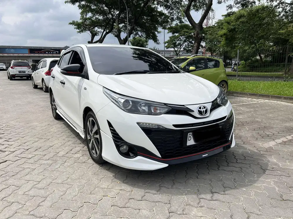 Toyota Yaris S TRD AT 2018 Putih Bagus Murah