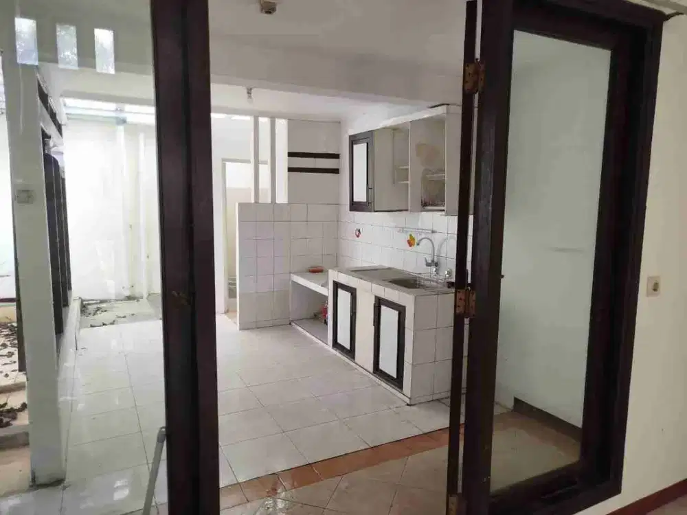 Disewakan Rumah Kota Baru Parahyangan