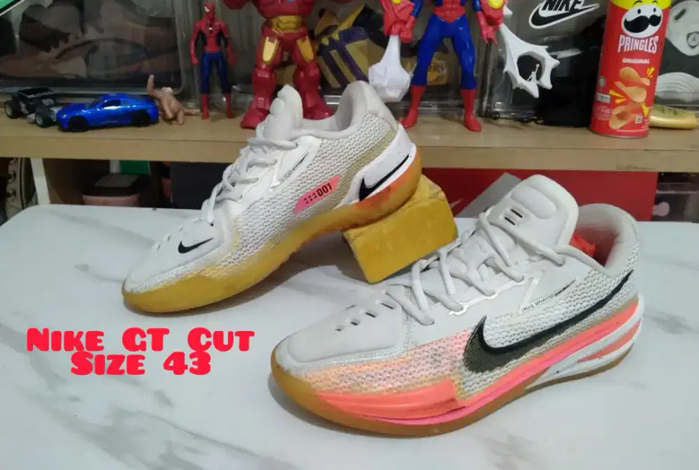 Sepatu Basket/Badminton Nike GT Cut