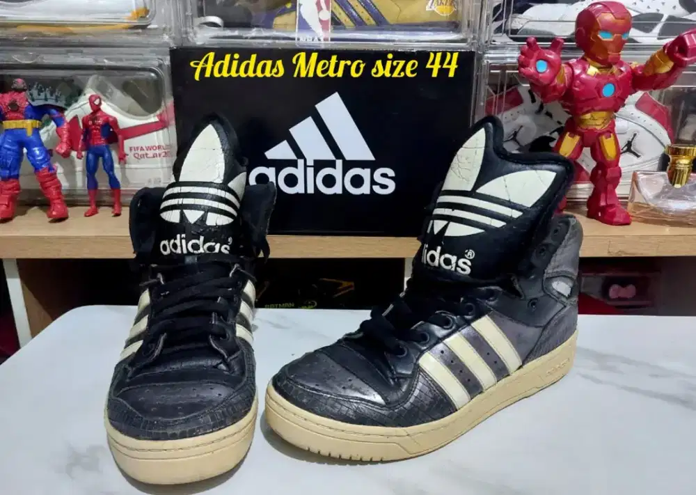 Sepatu Adidas metro vintage