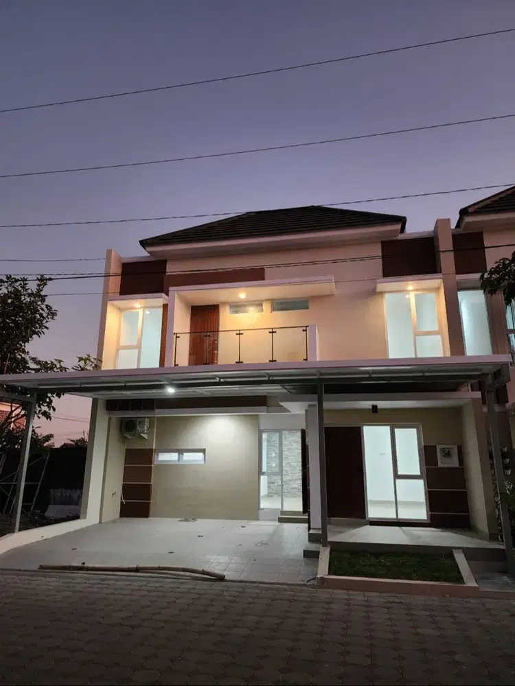 Rumah Dalam Perum Griya Kuantan Banyuraden, Gamping, Sleman.