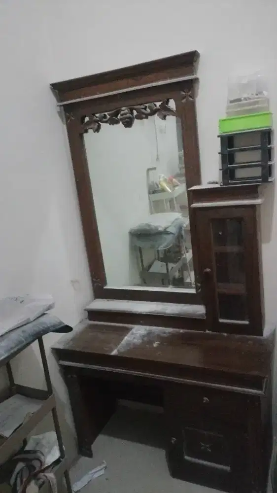 Meja Rias Bekas Masih Mulus