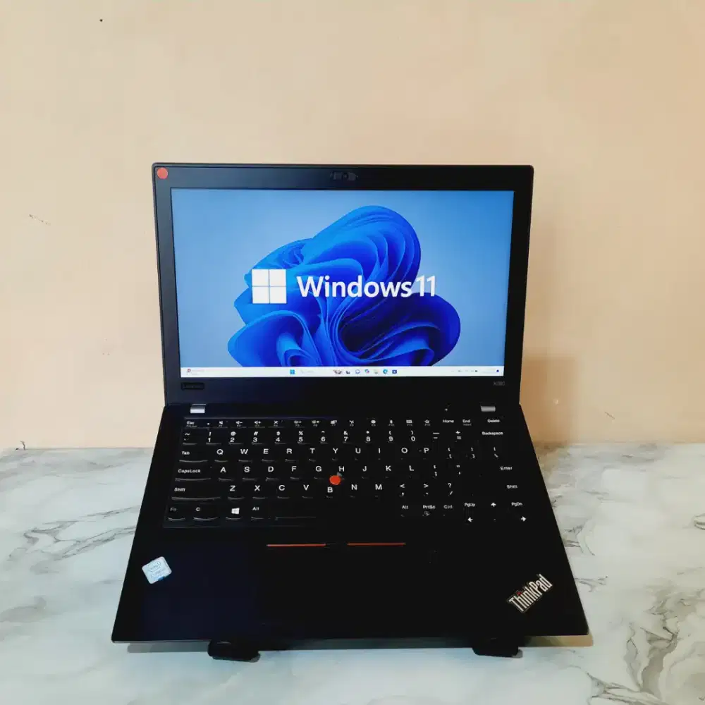 LENOVO THINKPAD X280
Processor Intel Core i7 8550U 1 80GHz
