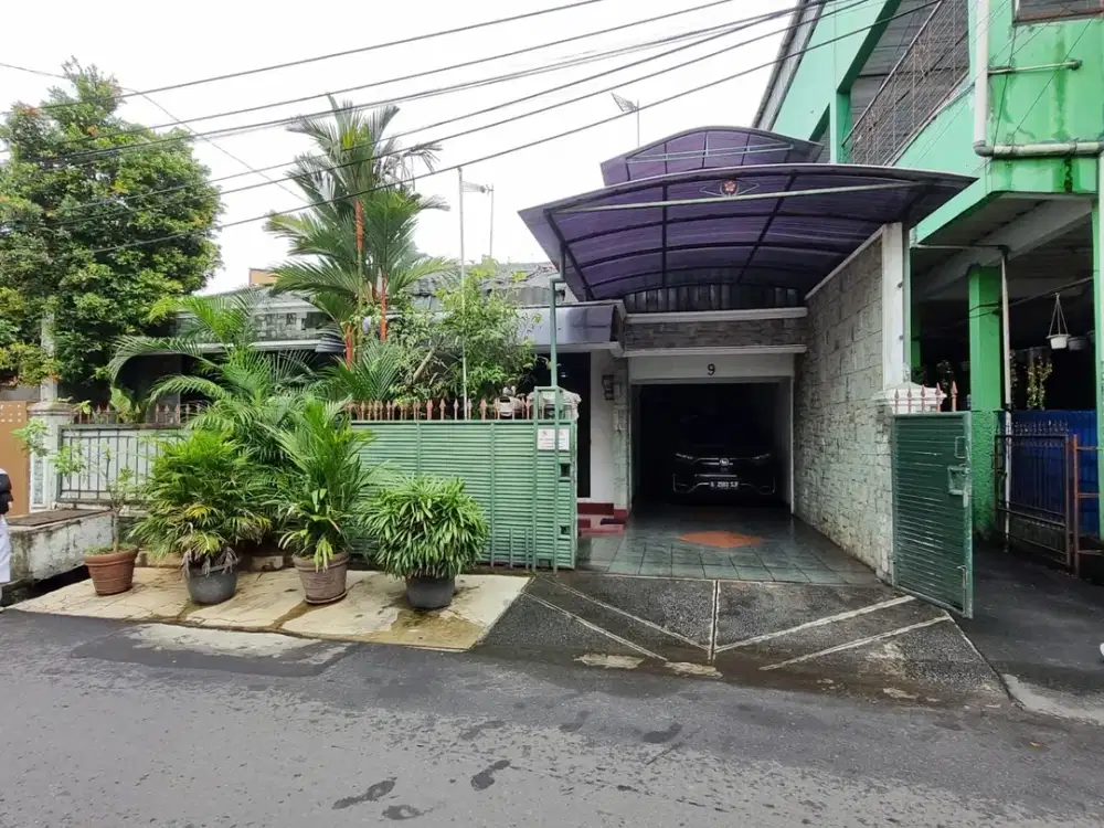 Rumah LT 157 SHM 14 Menit ke The Park Pejaten Dibantu KPR J-40181