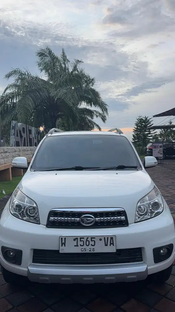 Daihatsu Terios 2013 manual Bensin