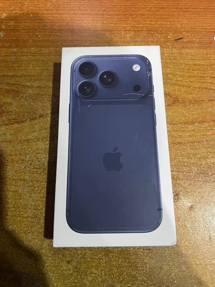 Iphone 17 pro deep blue