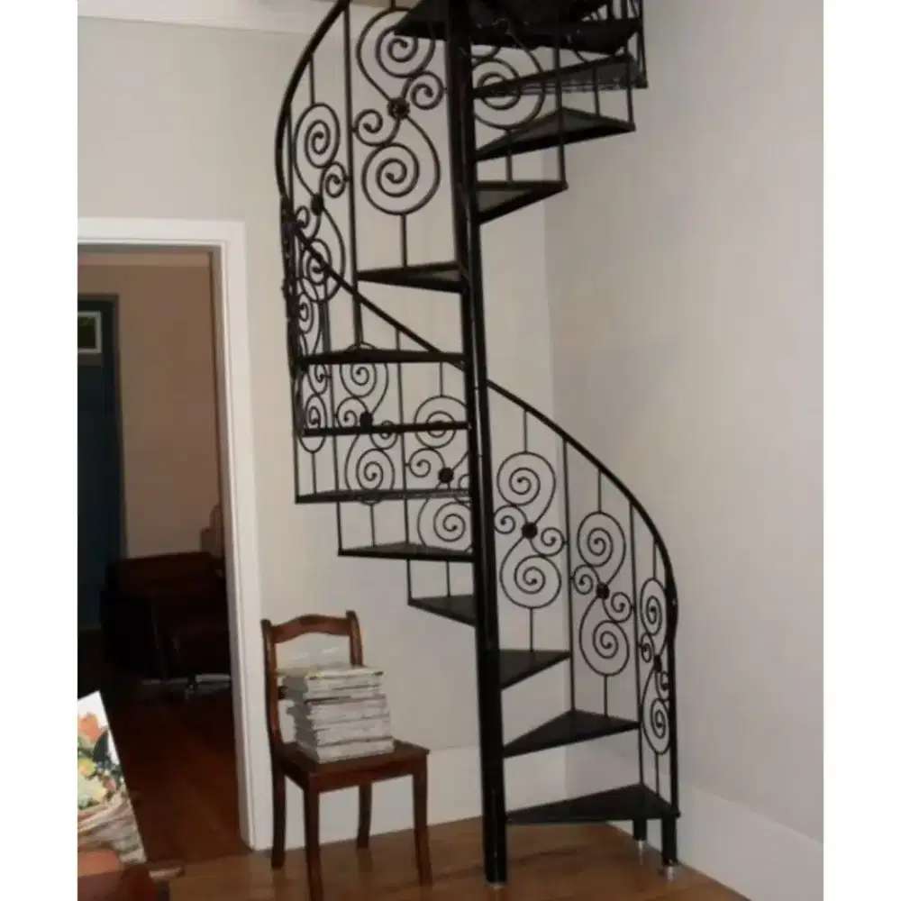 Tangga putar trap besi ,trap kayu dengan disein clasik