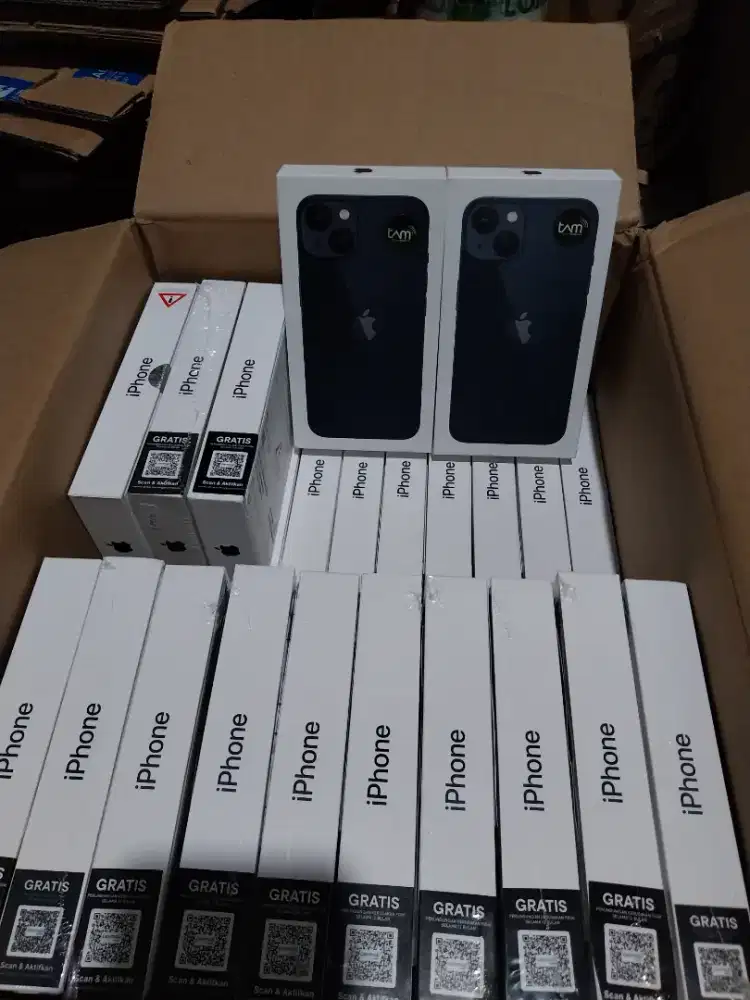 Iphone 13 128 GB garansi resmi BNIB TAM iBox,GDN