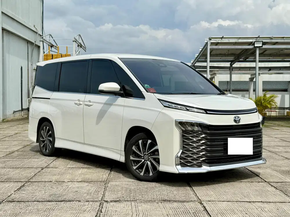 Toyota Voxy AT 2022 Bensin