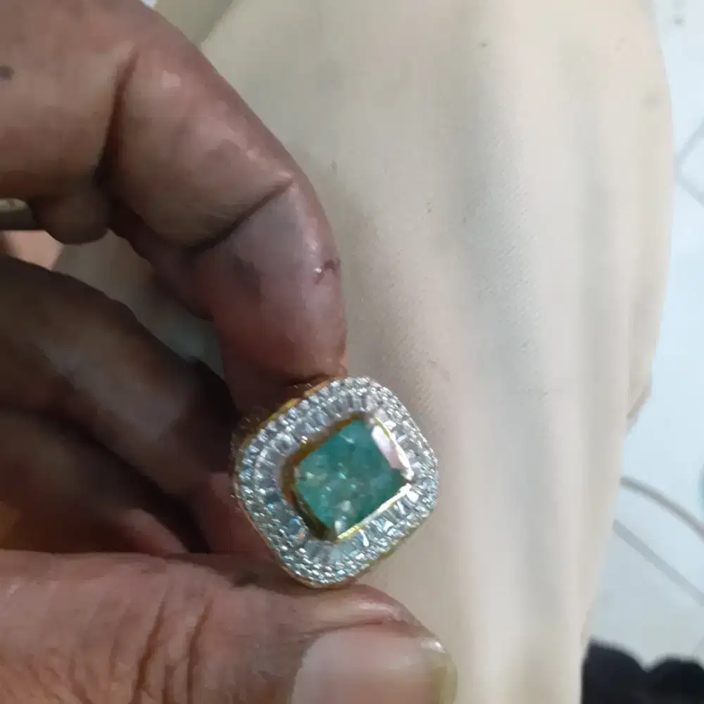 Natural emerald jamrud columbia
