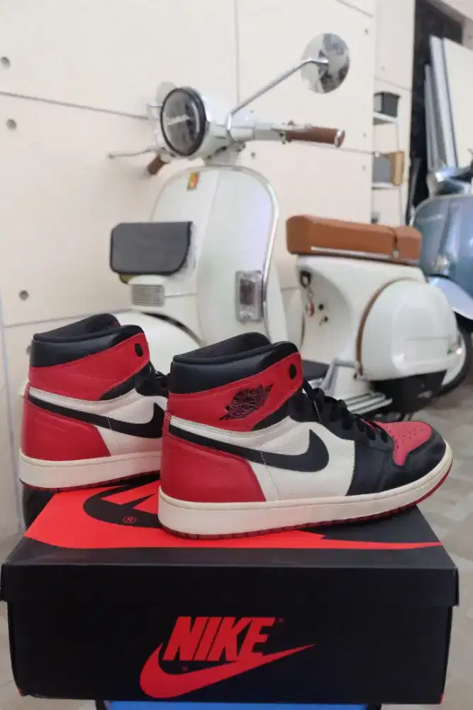 Sepatu Nike Air Jordan 1 High Bred Toe Ori lengkap size 46, sneakers