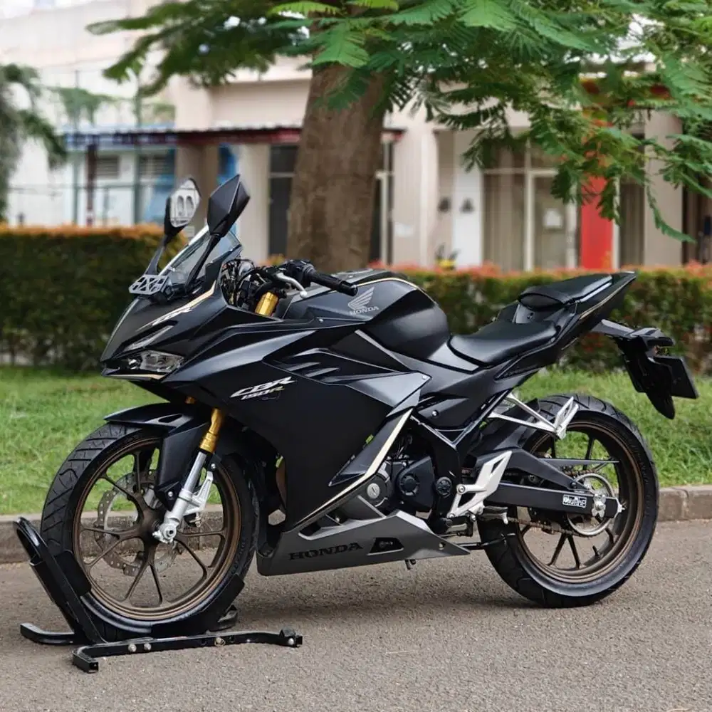 HONDA NEW CBR 150R NON ABS HITAM 2023 KM 500 PERAK PAJAK ON FULL ORI