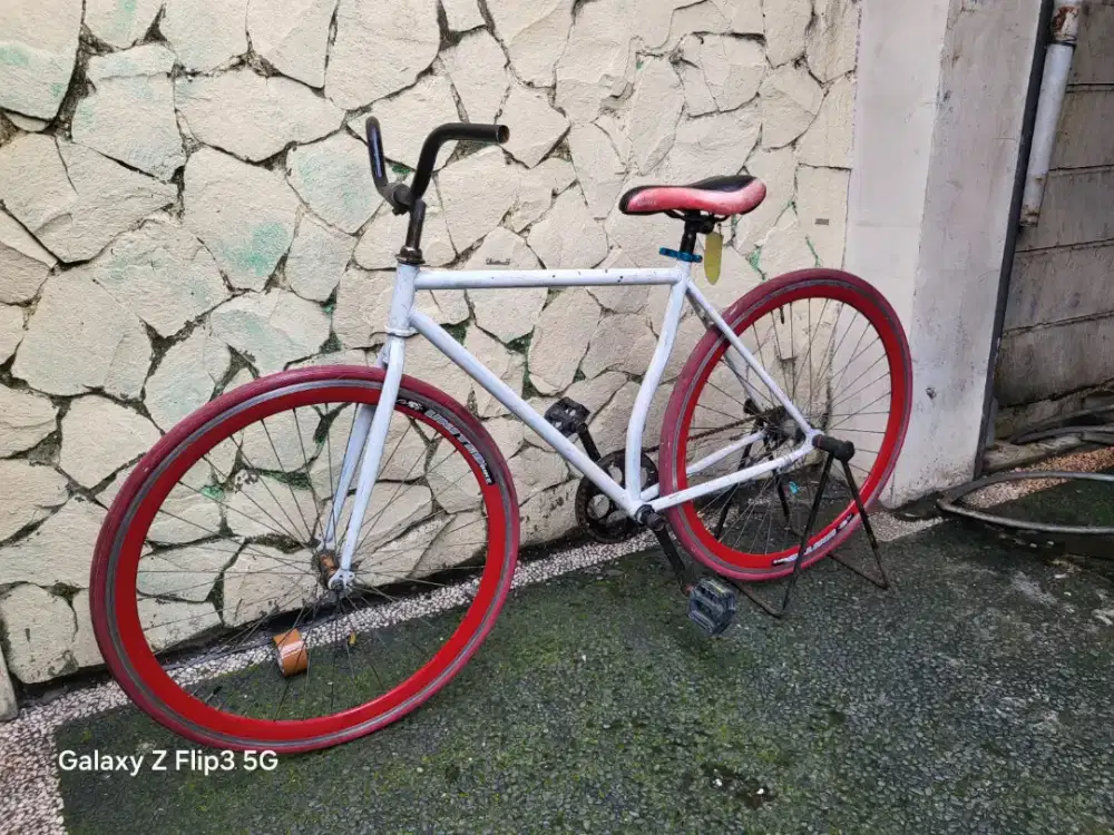 Jual butuh sepeda fixie UK 700x23 kondisi normal siap gowes
