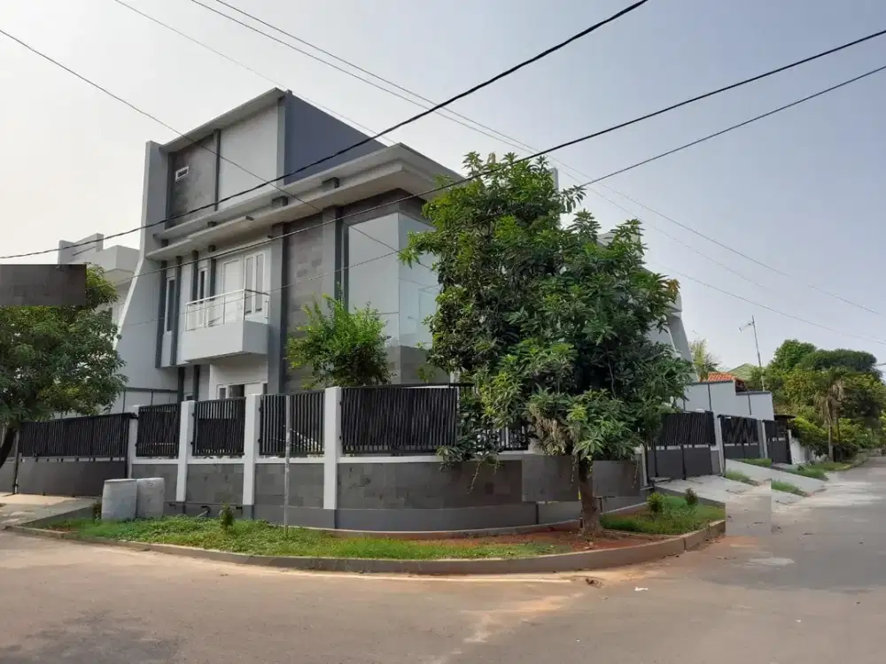 Rumah Pulomas Brandnew Lingkungan Nyaman