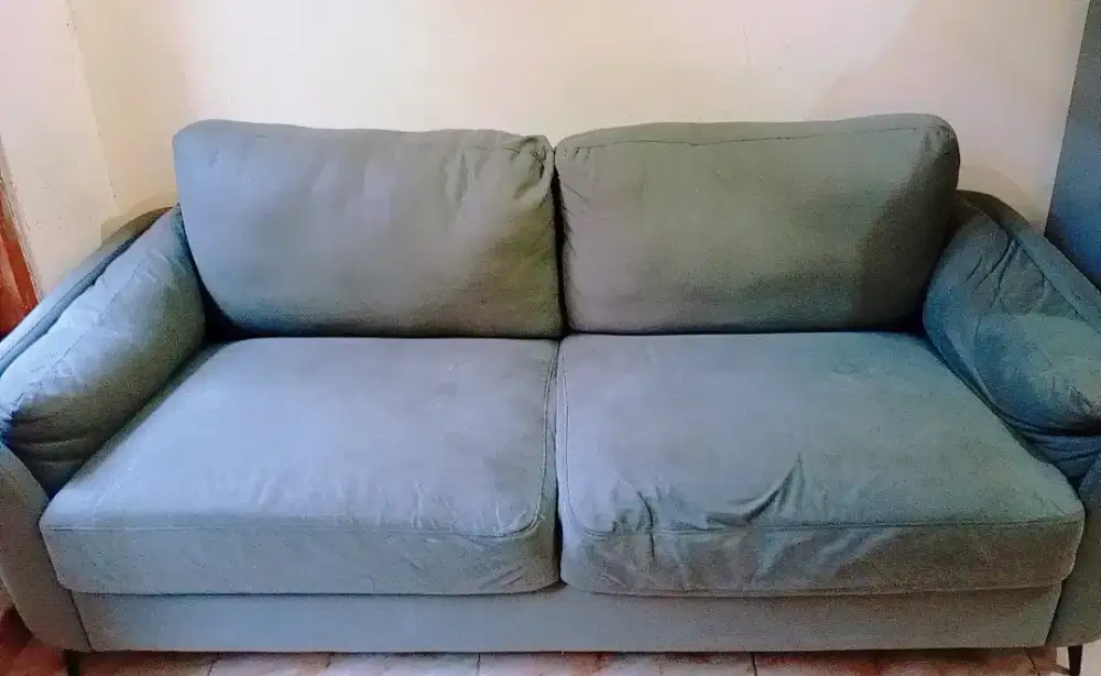 Di jual cepat dan murmer informa lynden sofa fabric