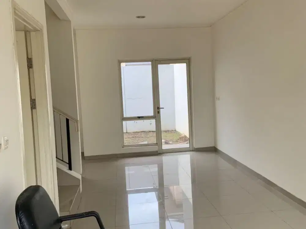 DISEWA RUMAH SUVARNA SUTERA BAHANA MURAH