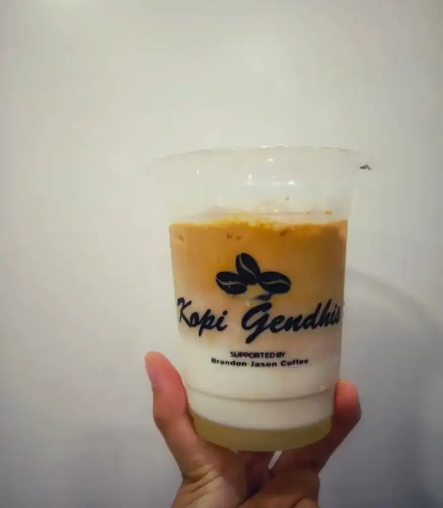 BARISTA DI GENDHIS COFFEE , LARANGAN  TANGERANG