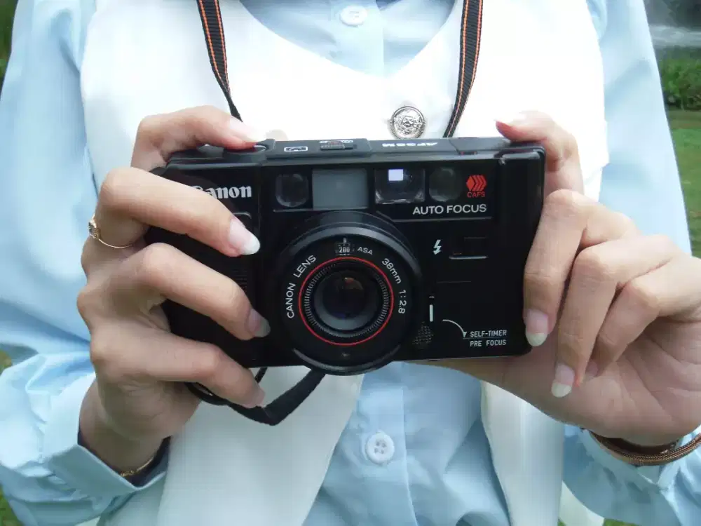 cari perempuan yang mau di foto pakai digicam