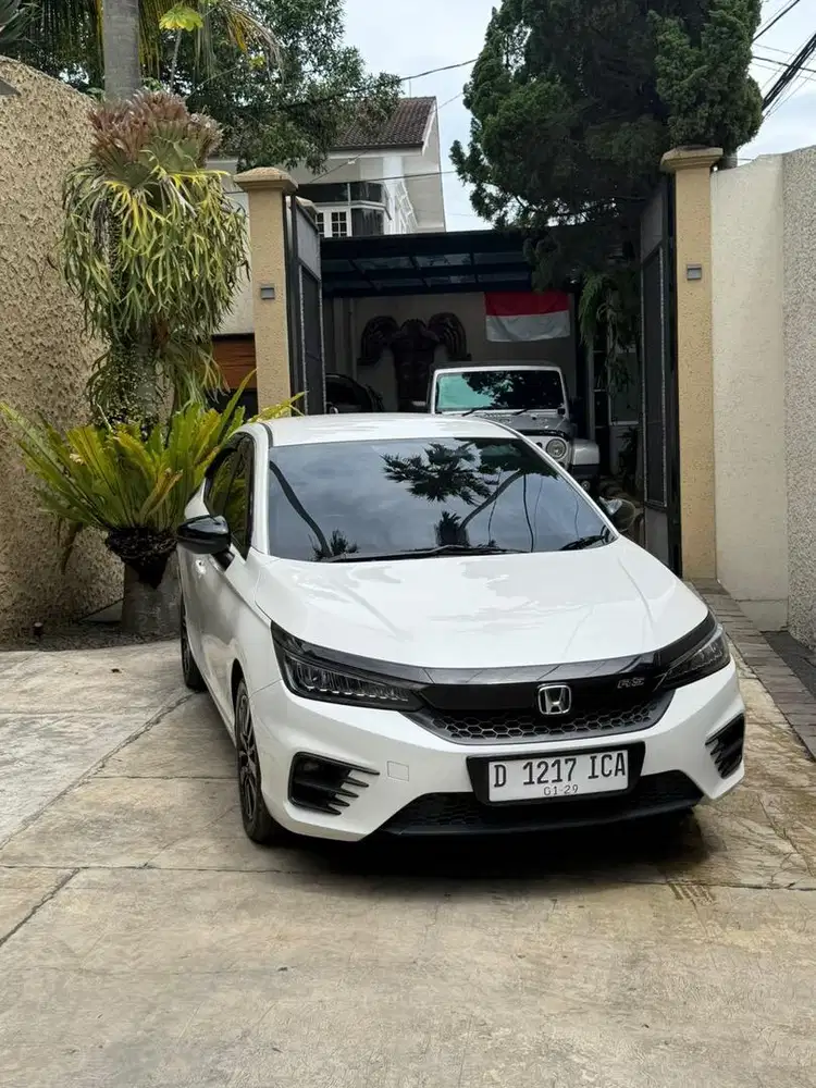 Honda City RS hatchback 2023 km 12rb putih