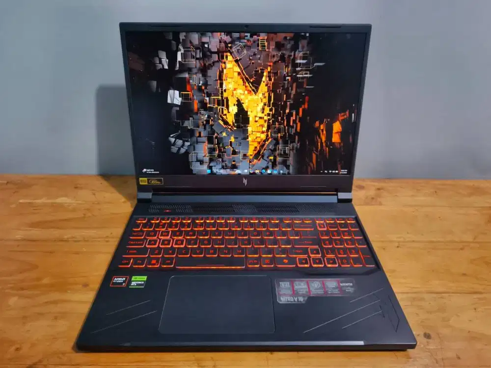 Acer Nitro ANV16-41 Ryzen 7 8845HS 16/512GB RTX 4050 6GB WUXGA 165Hz