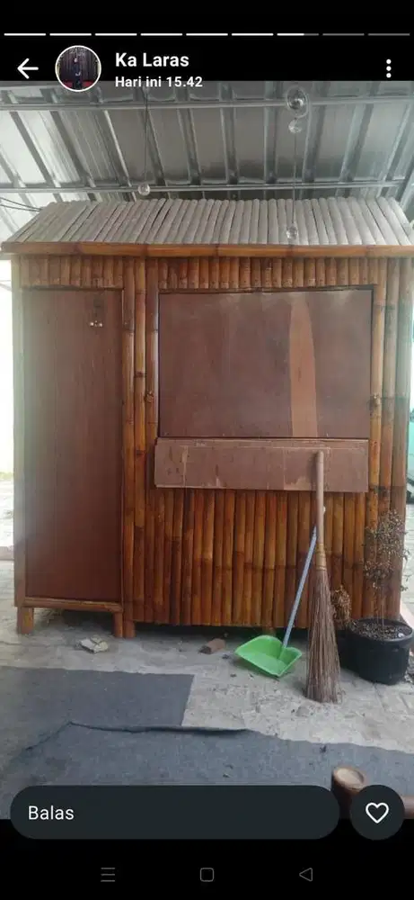 Gubuk warung dari bambu