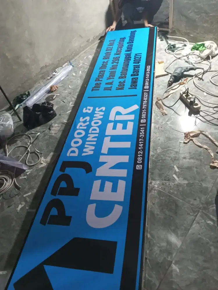 Acrylic Huruf Timbul & Neon Box Custom