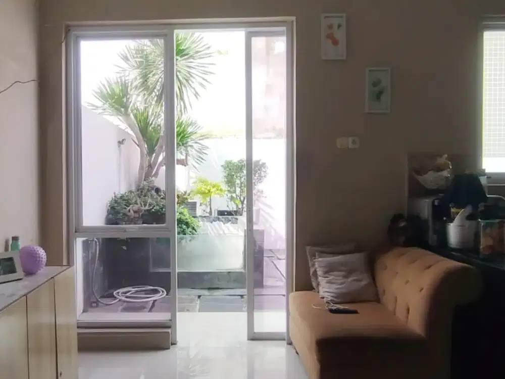 Jual Cepat Rumah 2 Lantai, Sudah Renovasi, Fullfurnish, Bebas Banjir, Selangkah ke Summarecon Bekasi