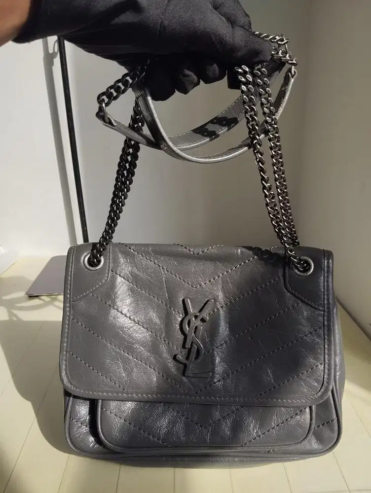 Saint Laurent Niki Leather Grey Shoulderbag Silver Hardware MAL633160