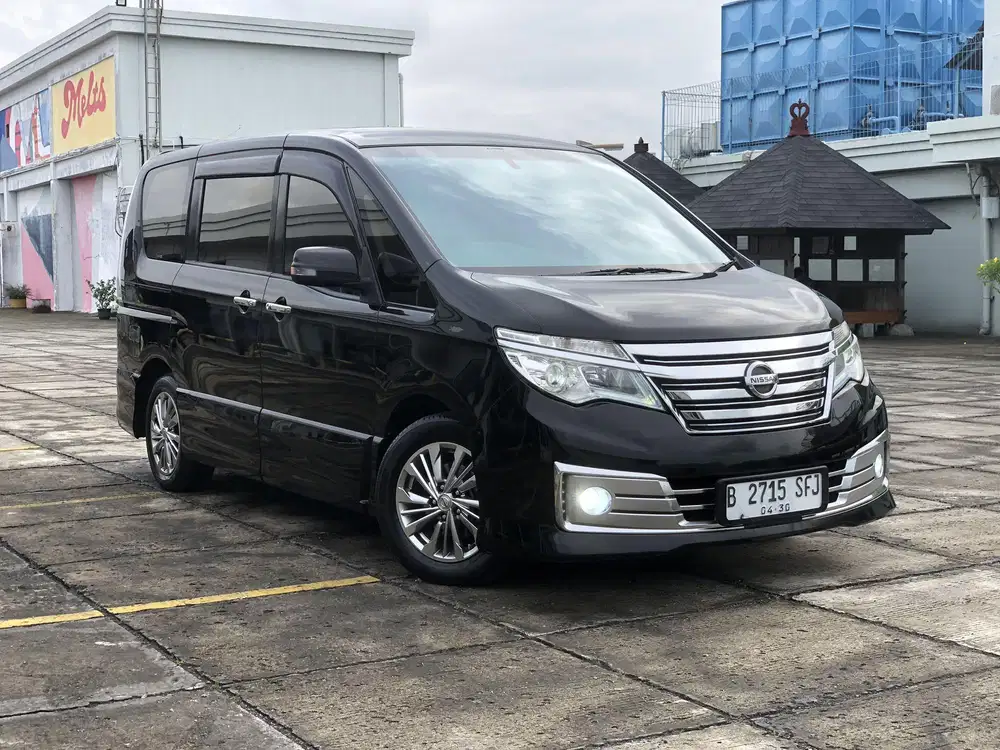 NISSAN SERENA AUTECH PANORAMIC 2015, HITAM,