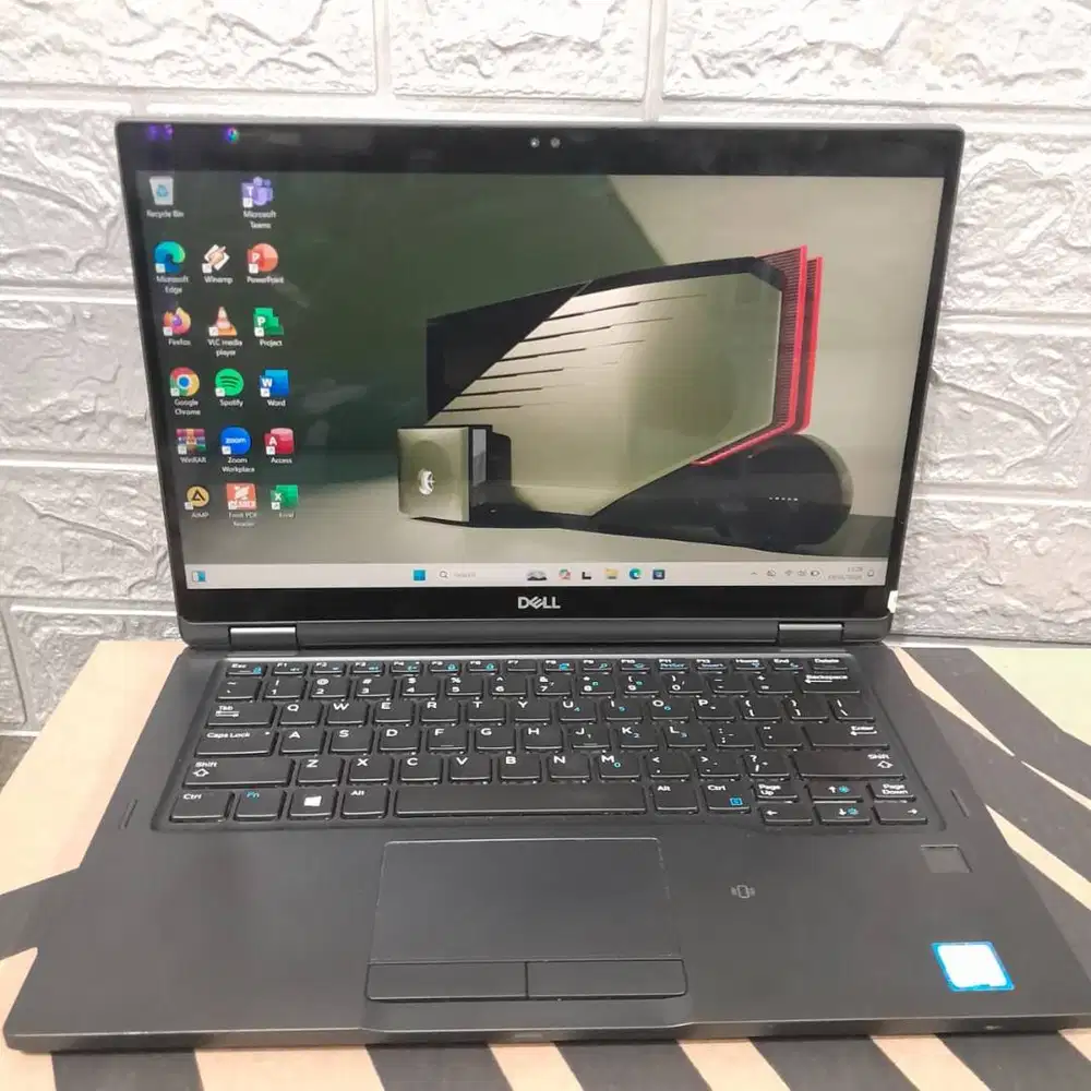 Dell Latitude 7390 2-in-1 i5 gen 8 RAM 8GB SSD 256GB Laptop tablet ori