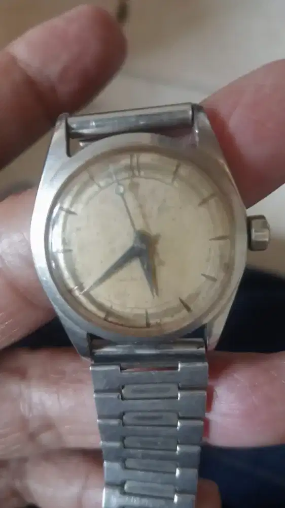 Jam tangan Titus puter