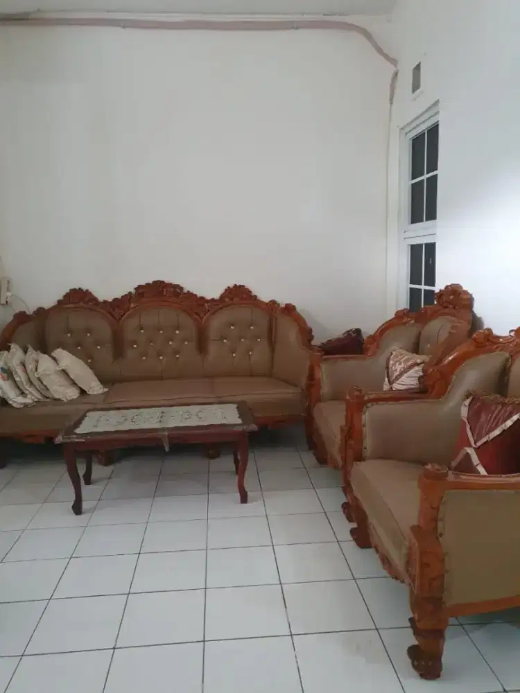 Sofa kayu ukir klasik