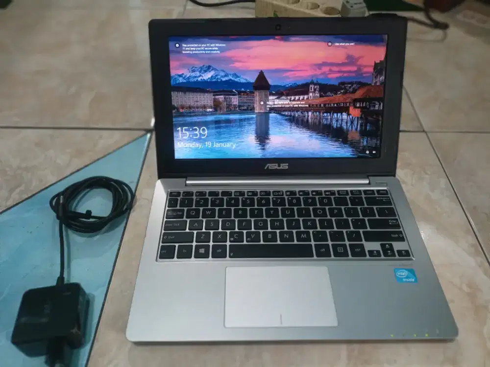 Laptop Asus X201E