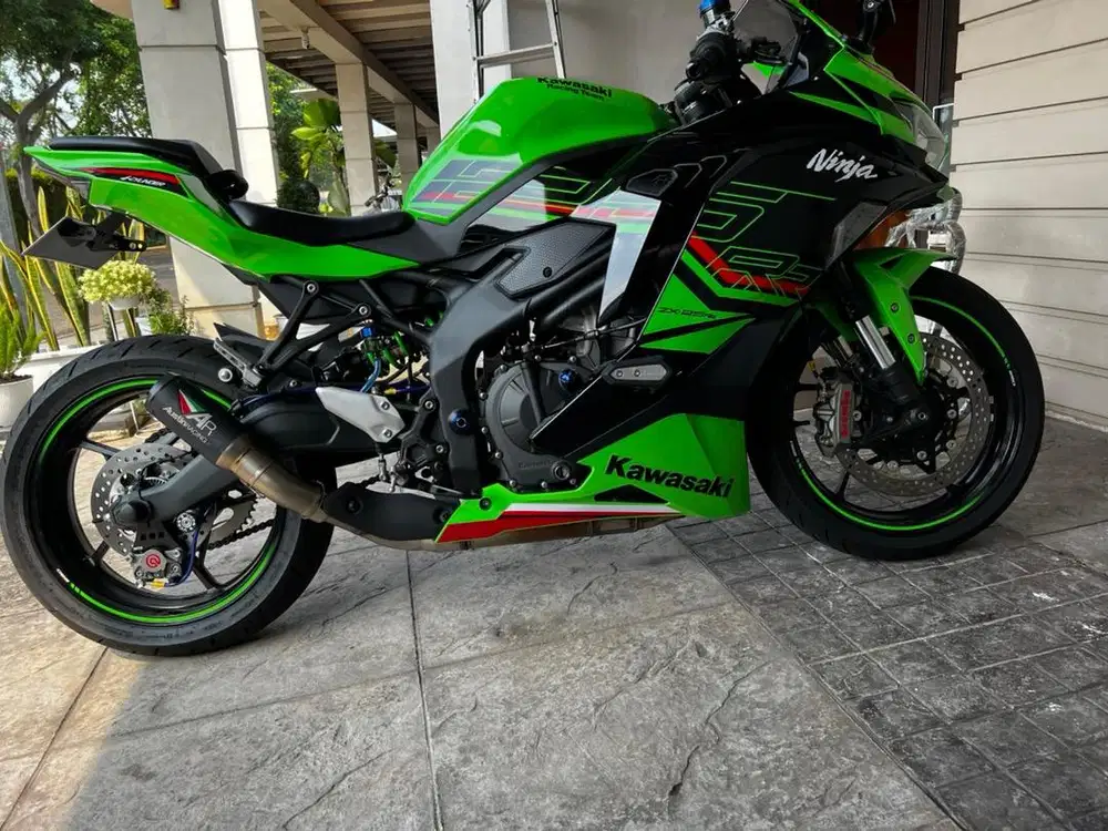 Jual Kawasaki ZX25RR Nik 2024 Odo 800 Perak