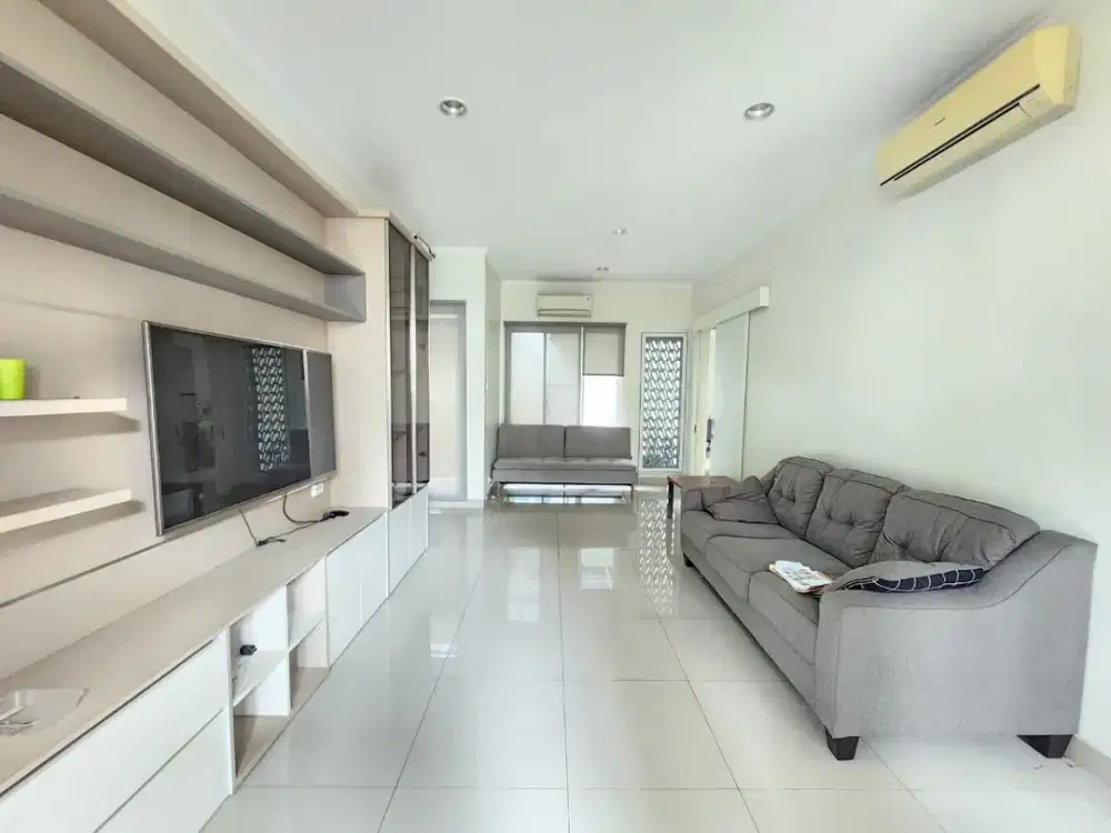 Rumah Amanda 2 Lantai Furnish Disewakan di Summarecon Bandung
