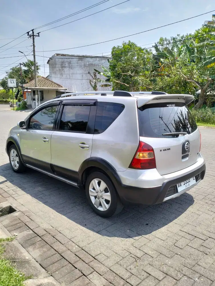 Nissan Livina 2011 Bensin