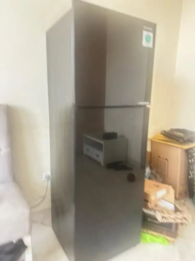 kulkas 2 Pintu Sharp NEGO tipis