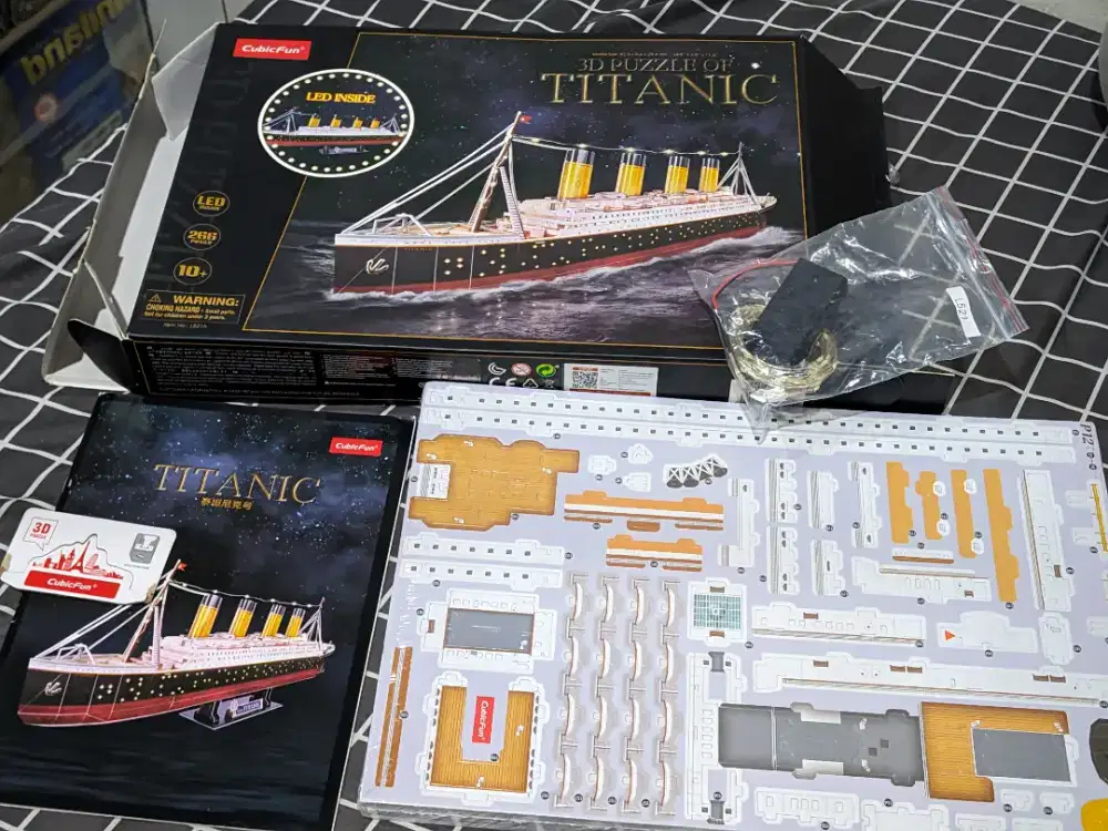 Puzzle cubicfun titanic