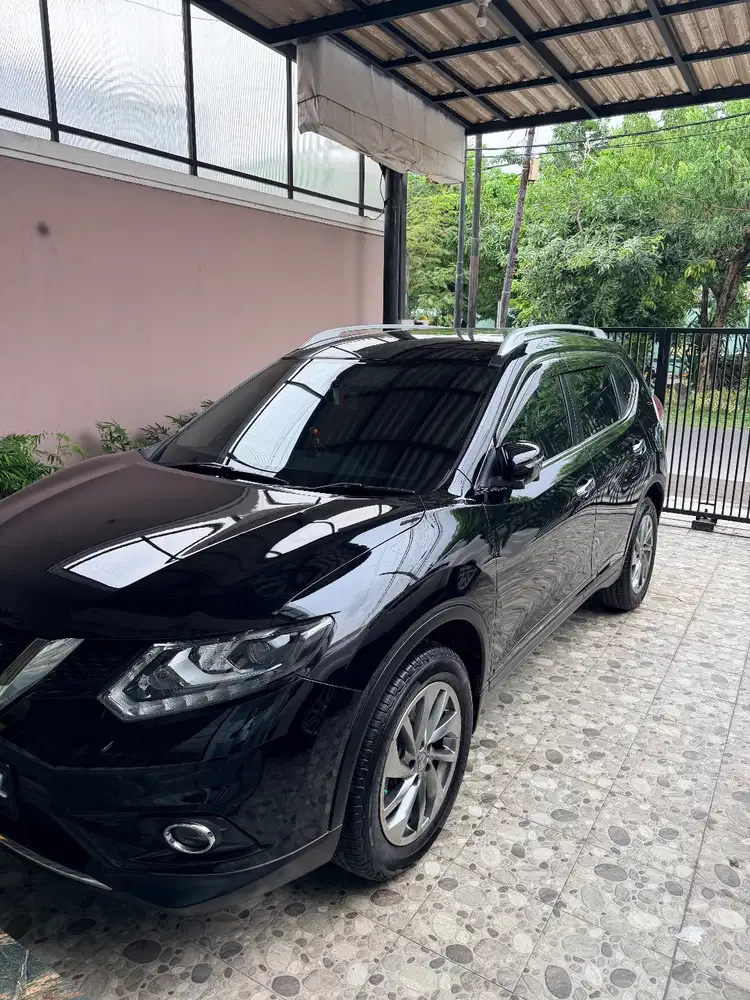 Nissan Xtrail T32 Tahun 2015 AT Hitam