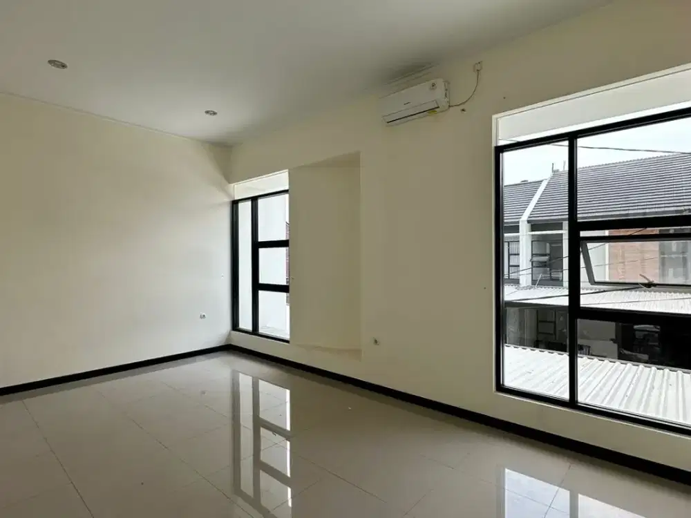 Rumah Minimalis 2 Lantai Siap Huni di Taman Kopo Indah 5 Bandung