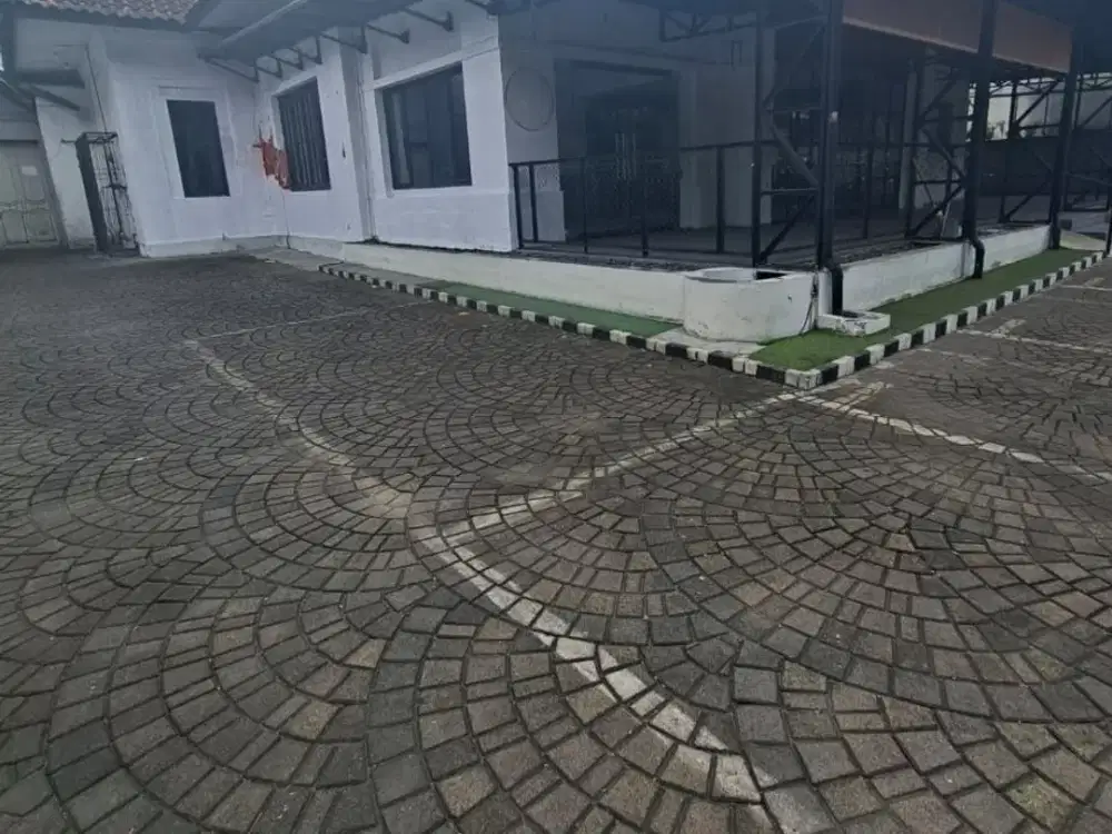 Ruang Usaha Ex Cafe di Sayap Riau Bandung