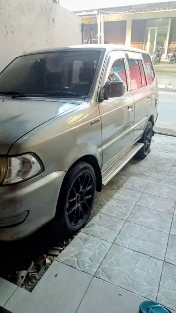 Kijang Kapsul SSX Tahun 2000 Bensin.