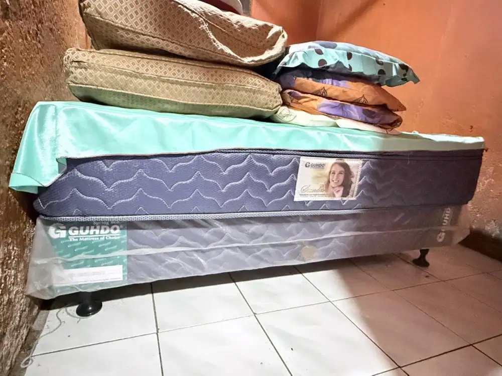 Kasur set guhdo 160x200 like new murah