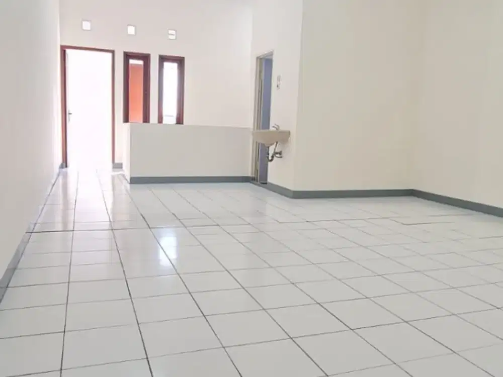 Ruko 2 Lantai Strategis di Taman Holis Indah 2