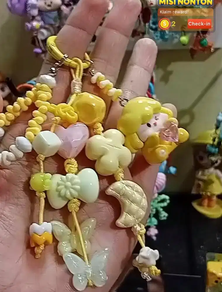 Dibutuhkan host live dekat rumah gaji 800009