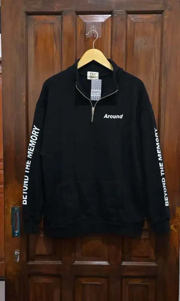 Sweater peanut bekas display toko