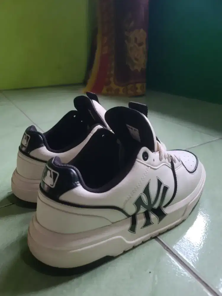 Sepatu MLB made Vietnam