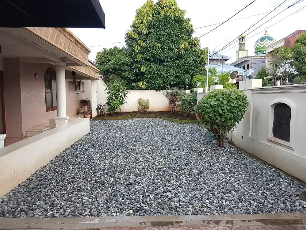 Menerima pembuatan taman kering