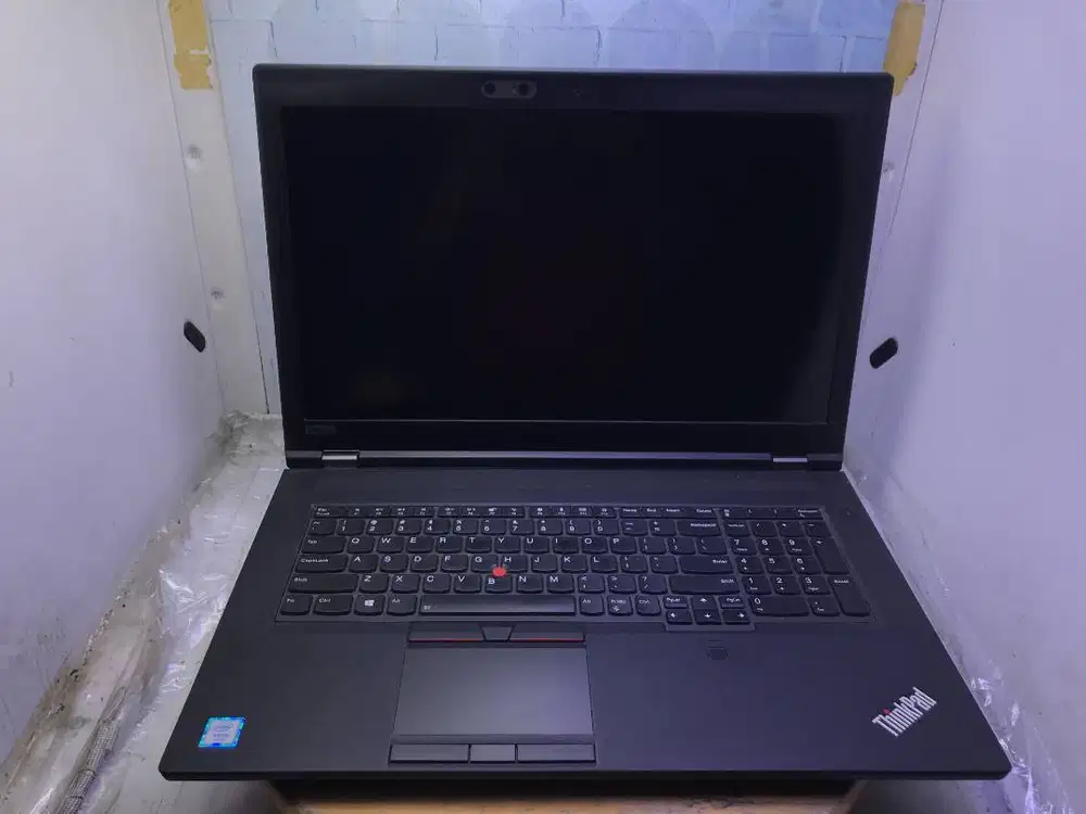 LENOVO THINKPAD P72 XEON E-2176M 32GB RAM 256GB SSD FHD CAM BACKLIT 17